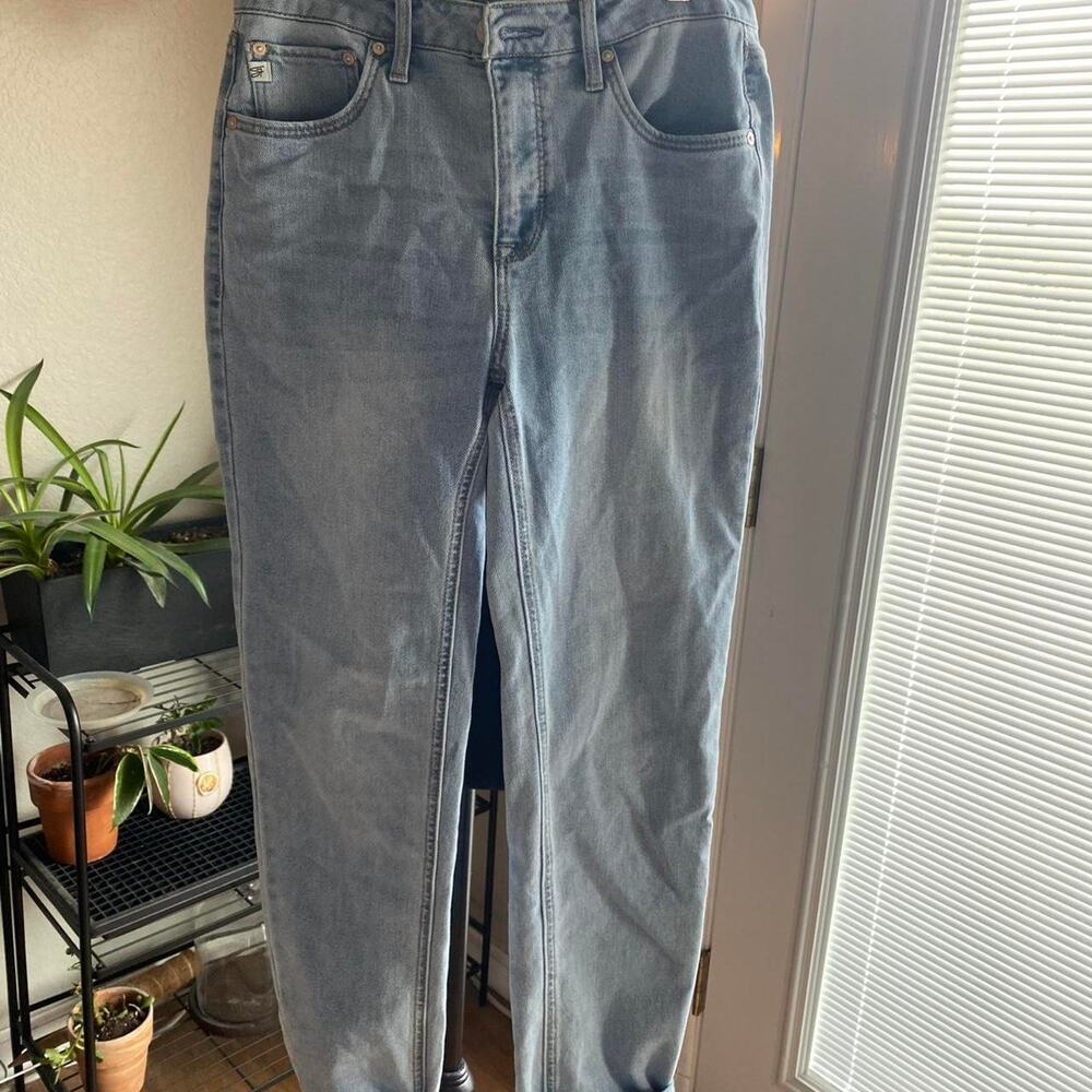 Seven7 straight leg denim jeans Size 4 Capsule Essential Effortless Chic